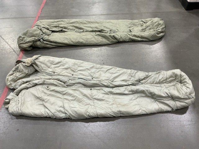 (70) Sleeping Bags