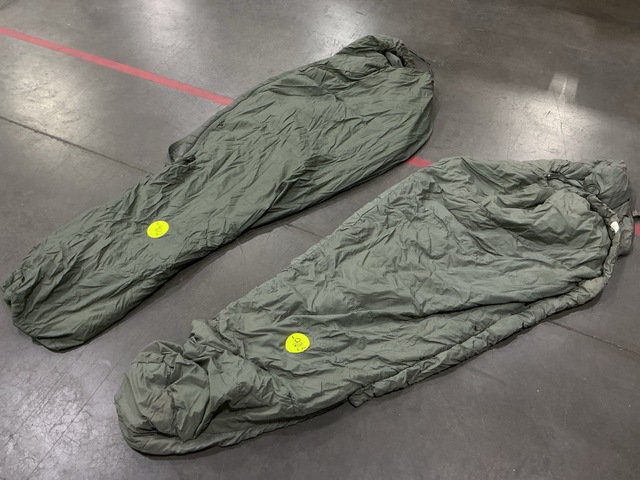 (135) Sleeping Bags