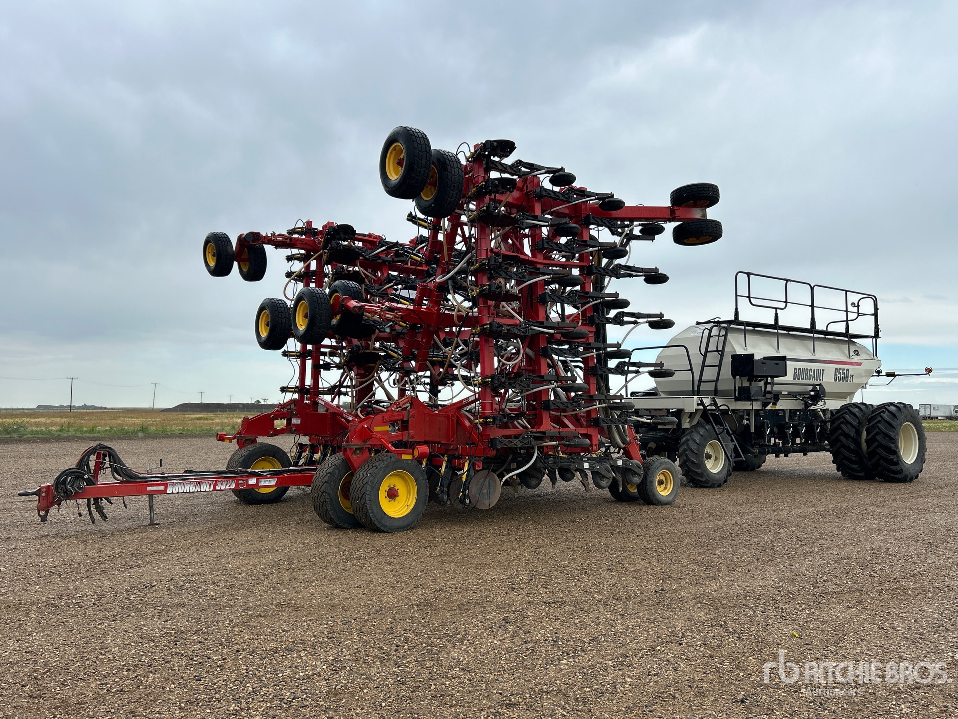 2013 Bourgault 3320PHD QDA 66 ft Air Drill