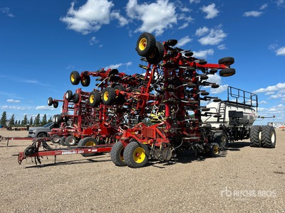 2013 Bourgault 3320-66PHD 66 ft Air Drill