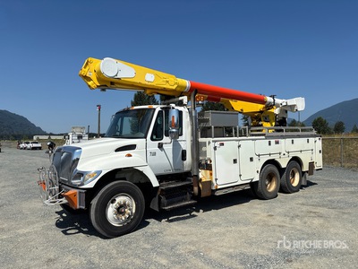 Altec AM855 65 ft on 2006 International 7500 6x4 Bucket Truck