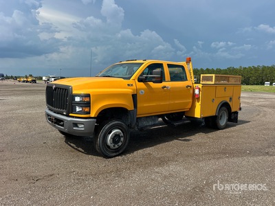 2019 International CV515 SFA 4x4 Crew Cab Utility Truck