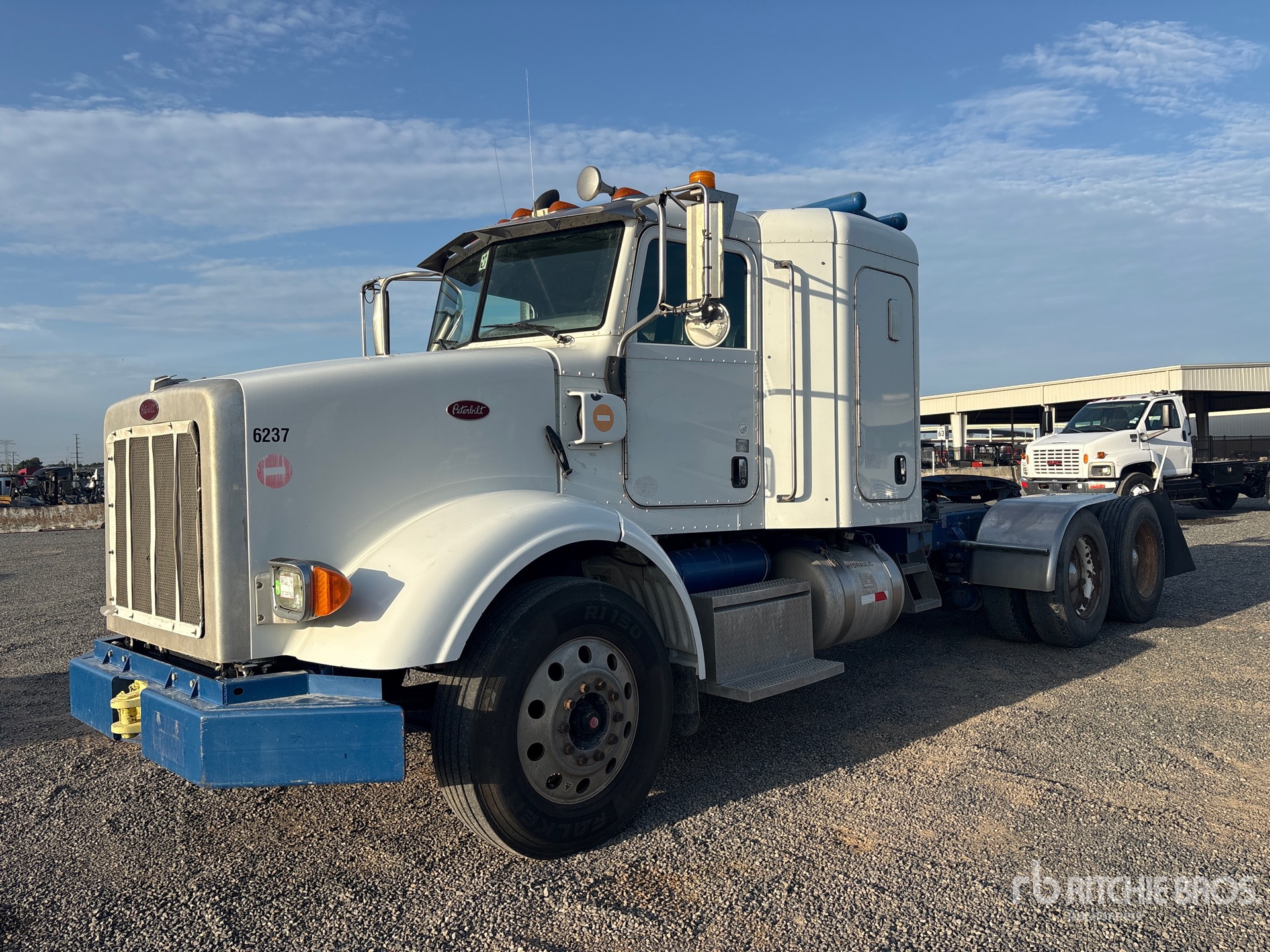 2015 Peterbilt 365 6x4 T/A Sleeper Truck Tractor