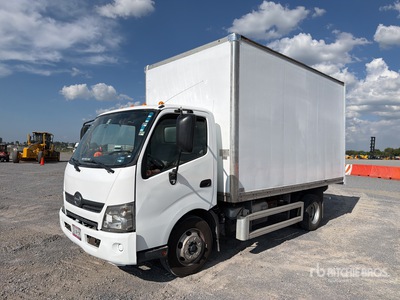 2017 Hino Serie 300 Hybrid 4x2 Camion con Caja Seca / Van Truck