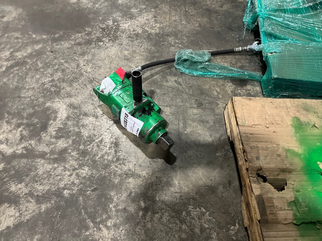 2013 Universal Tool UT1550S Pneumatic Impact Wrench