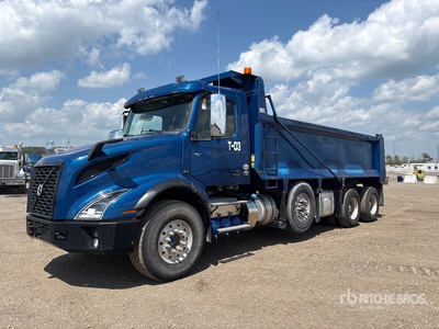 2021 Volvo VNX 8x4 Tri/A Camión dumper