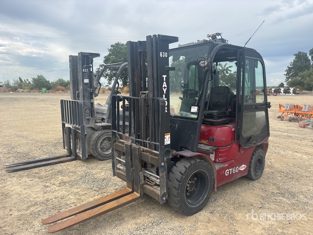 Taylor GT60D 5401 lb Pneumatic Tire Forklift