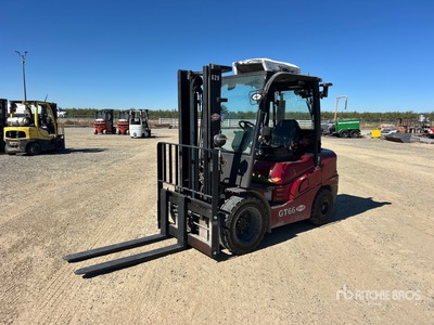 Taylor GT66 5950 lb Forklift