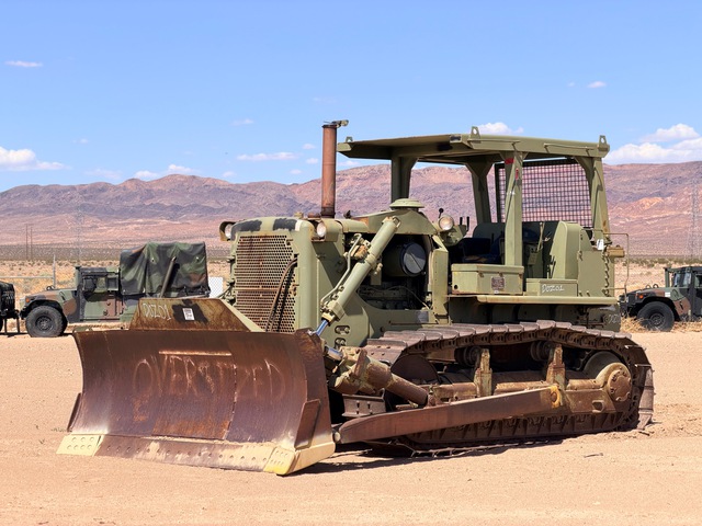 Cat D7 Crawler Dozer