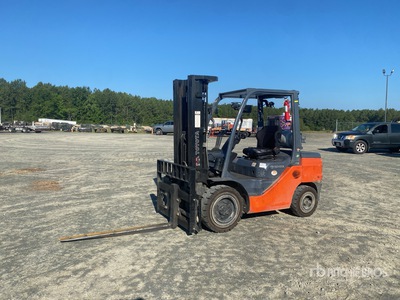 2022 Toyota 50-8FGU32 5500 lb Cushion Tire Carretilla Elevadora