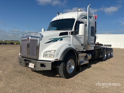 2018 Kenworth T880 8x6 Winch Truck