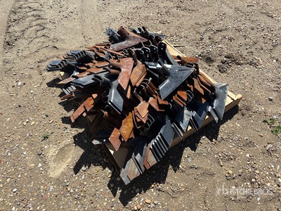 Quantity of 16 in Cultivator Shovels