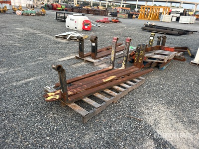 Quantity of (5) Pallets of شوكات شاحنة الرفع