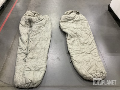 (80) Sleeping Bags