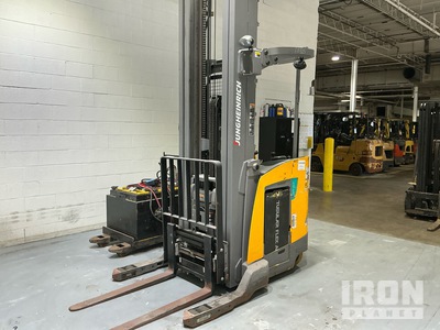 Jungheinrich ETR340 4000 lb Chariot à mât rétractable