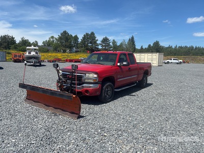 2004 GMC 2500 Sierra 4x4 Extended Cab Pickup