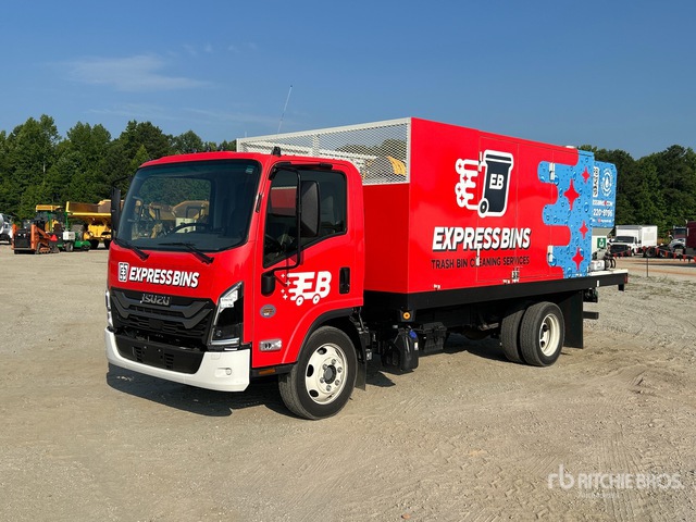 2025 Isuzu NRR 4x2 Pressure Washer Truck