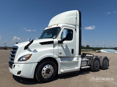 2020 Freightliner Cascadia 126 6x4 Day Cab Truck Tractor