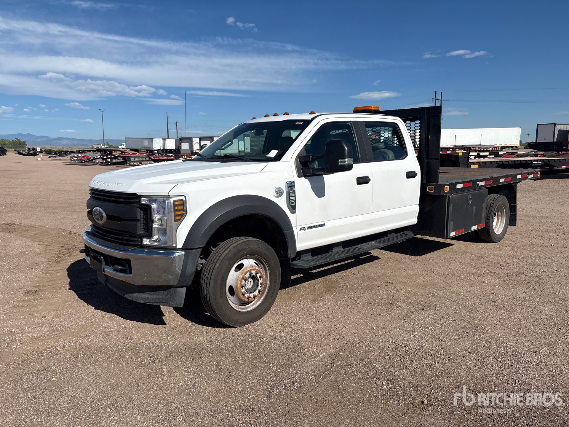2018 Ford F-550 XL 4x4 Crew Cab Flatbed Truck