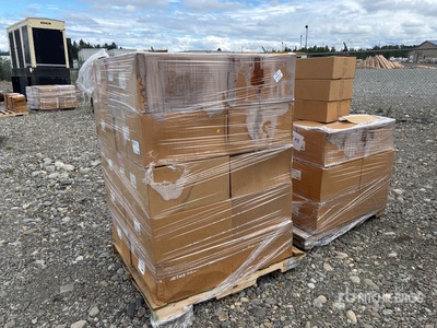 Quantity of (2) Pallets of Hubbell Killark HRD400 Deep Dome, White Aparatos de iluminacion (Unused)