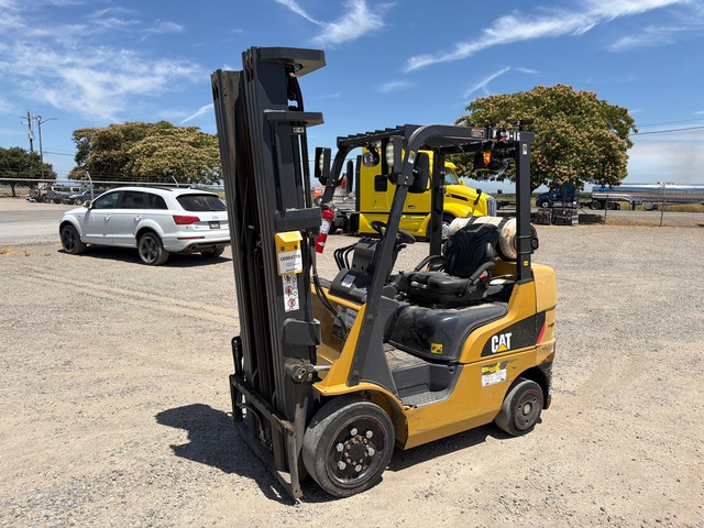 2020 Caterpillar 2C5004 2350 lb Cushion Tire Forklift