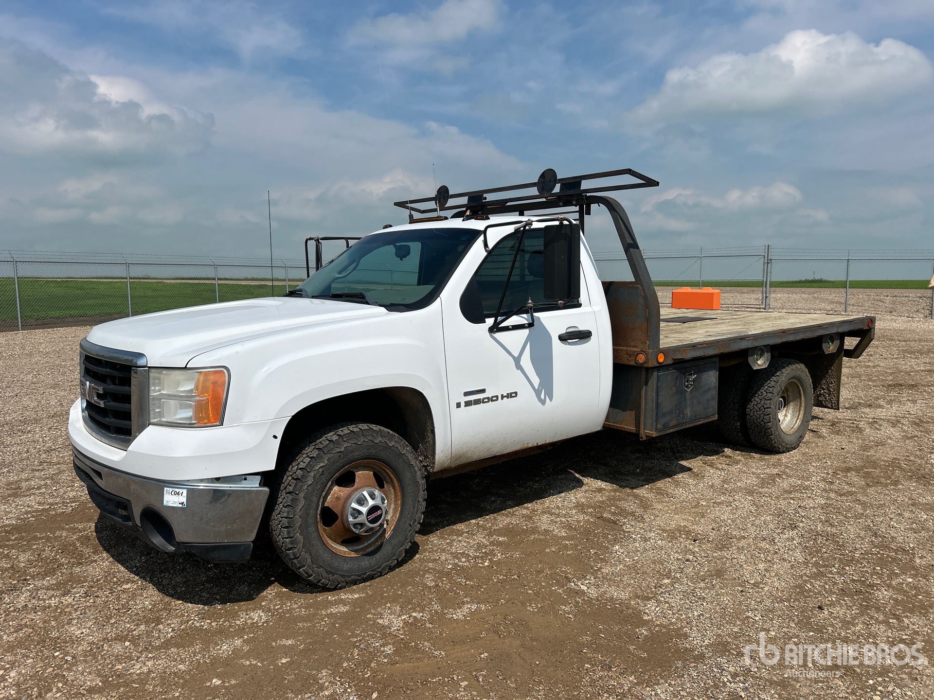 2008 GMC Sierra 3500HD 4x4 Flatbed Truck
