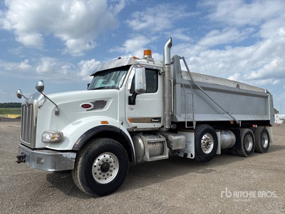 2017 Peterbilt 567 8x4 Tri/A Camión dumper