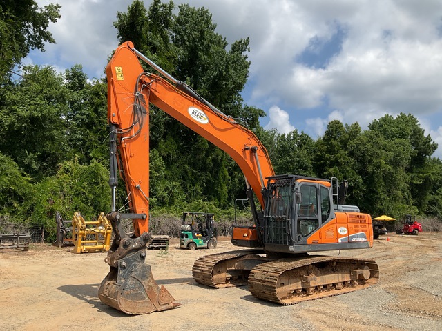 2020 Doosan DX225LC-5 Tracked Excavator