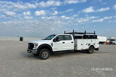 2022 Ford F-550 XL 4x4 Crew Cab Utility Truck