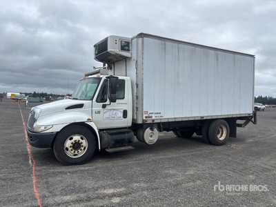 2002 International 4300 4x2 Kühlfahrzeuge