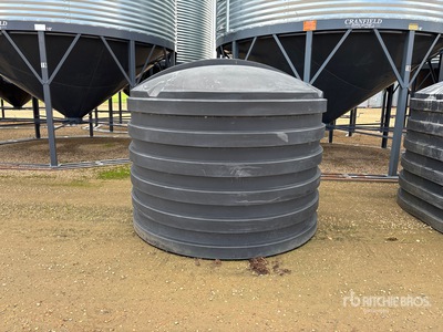 Hold-On 1200 gal Water Tank