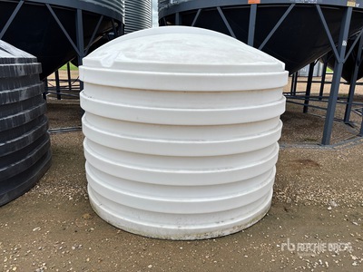 Hold-On 1200 gal Water Tank