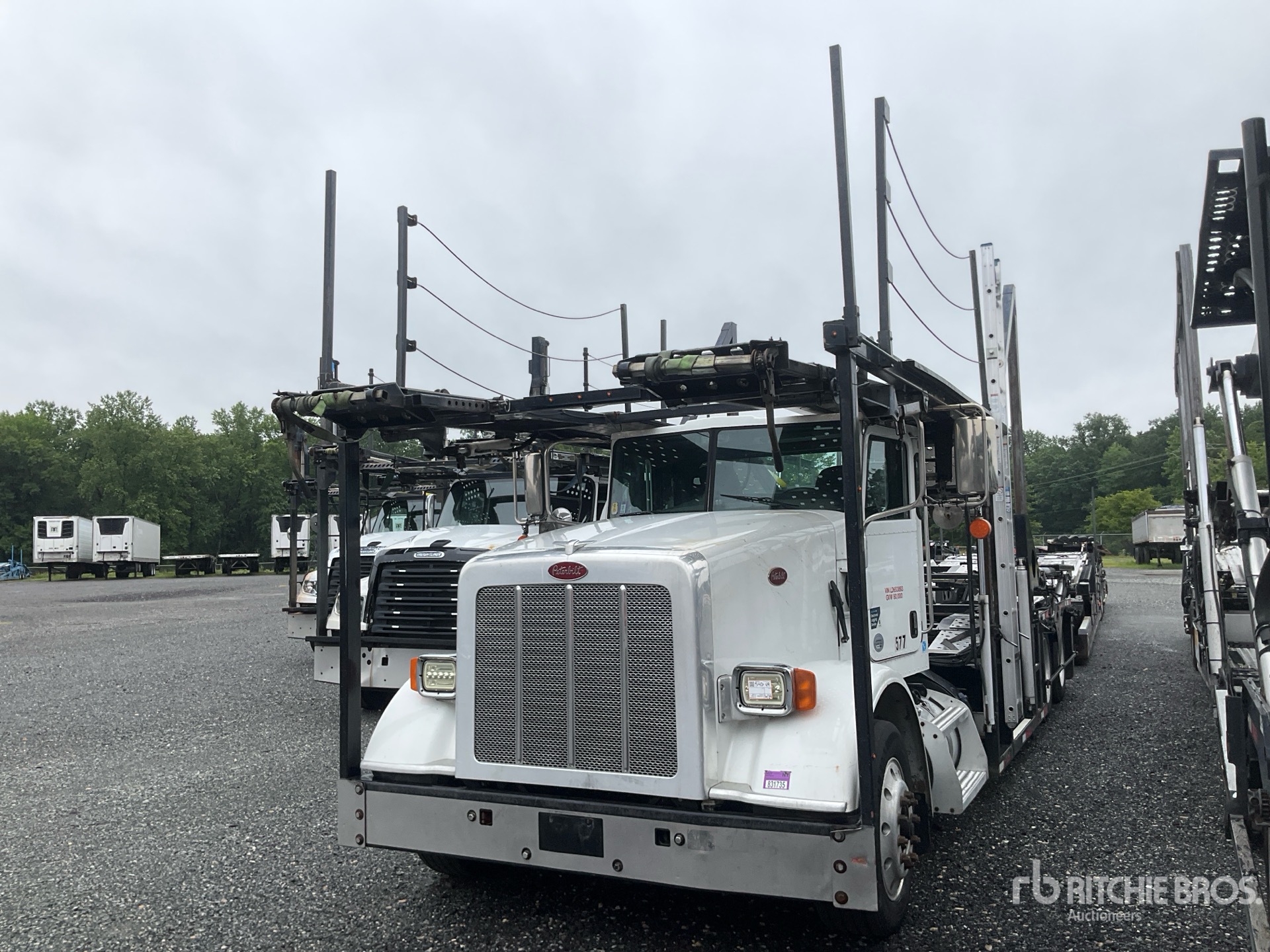 2019 Peterbilt 365 6x4 Car Carrier Truck