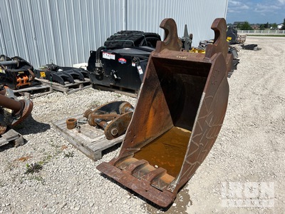Quantity of (2) 27 in Cleanup Bucket and adapter plate Excavator Bucket