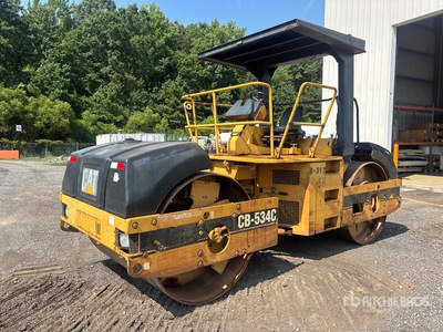1999 Cat CB534C Compacteur  double bille