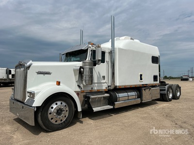 2002 Kenworth W900L 6x4 T/A Sleeper Truck Tractor