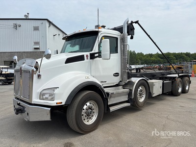 2017 Kenworth T880 8x4 Camión rodante