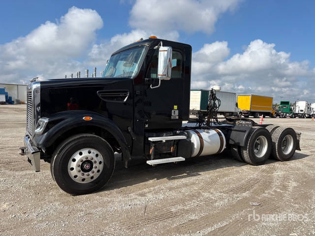 2018 Freightliner Coronado 122SD 6x4 T/A Day Cab Truck Tractor