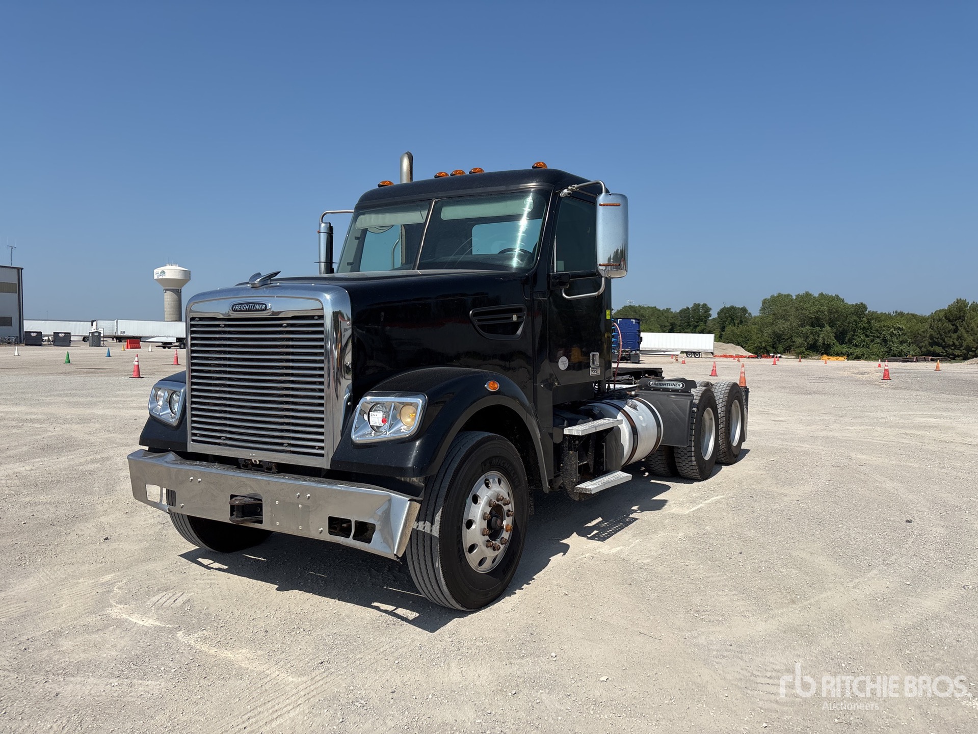 2018 Freightliner Coronado 122SD 6x4 T/A Day Cab Truck Tractor