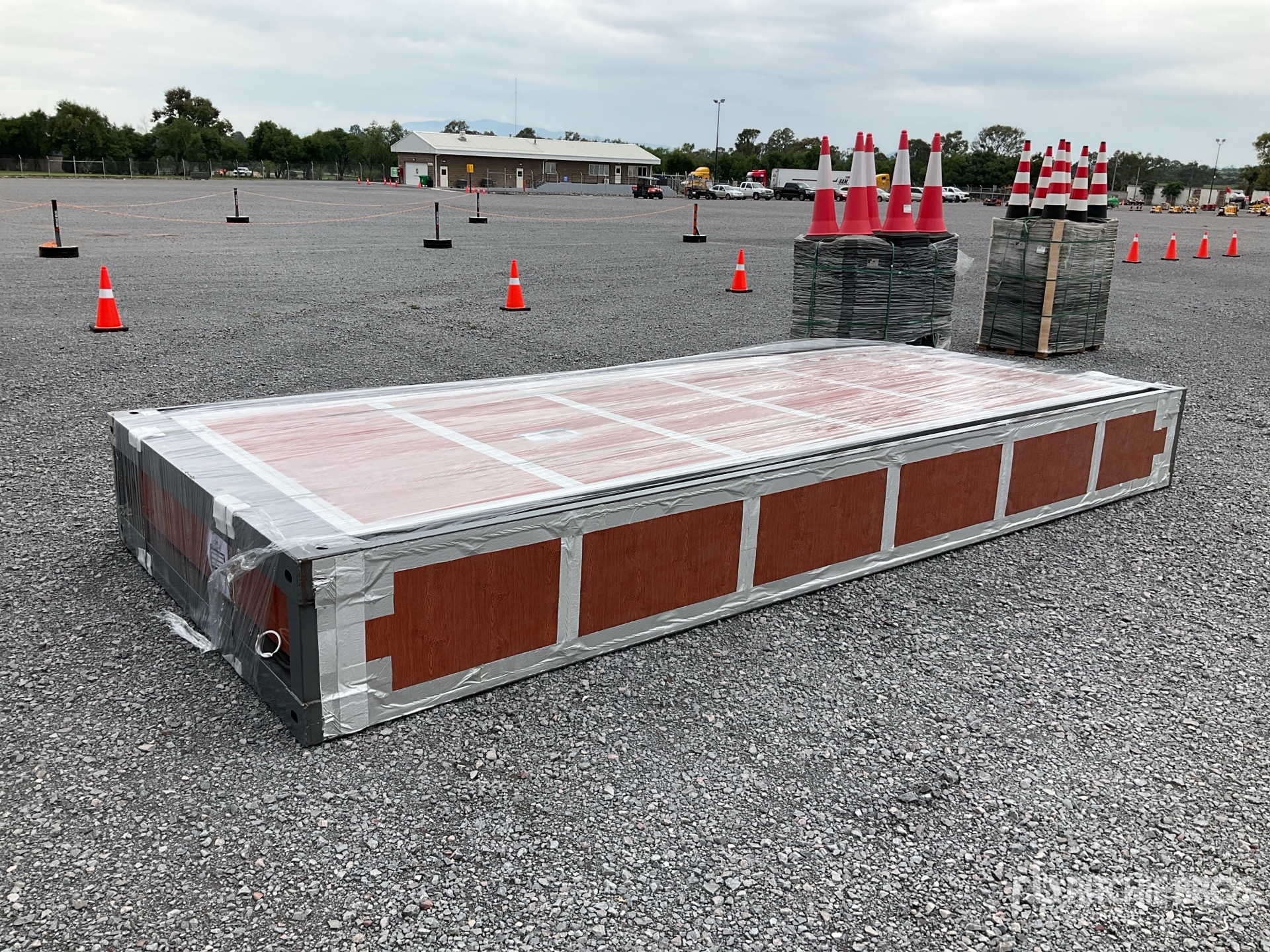 2026 SKLP SK-9 40 ft x 19 ft 6 in Casa Expansible (Sin Usar) / Expandable House Folding Storage Building (Unused)
