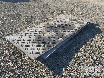 Quantity of (6) 2.4M x 1.2M Esteras