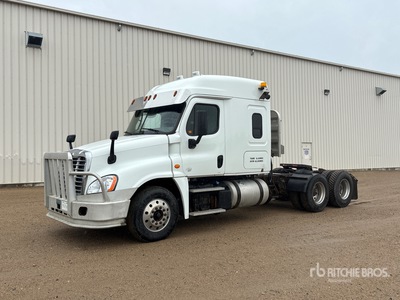 2016 Freightliner Cascadia 125 6x4 T/A Sleeper Truck Tractor