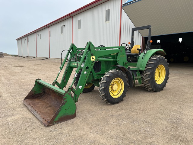 2006 John Deere 6420 4WD Tractor