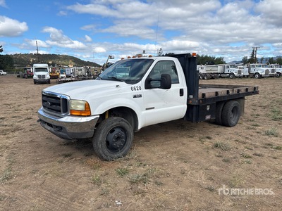 2004 Ford F-450 XL 4x2 Flatbed Truck