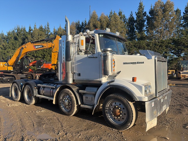 2009 Western Star 4864FX 8x4 Day Cab Prime Mover 2009 Western Star 4864FX 8x4 Day Cab Prime Mover