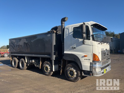 2014 Hino 700 8x4 Twin-Steer Tipper Truck