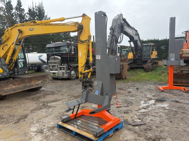2020 Finkbeiner EHB1003 Electric Truck Hoist