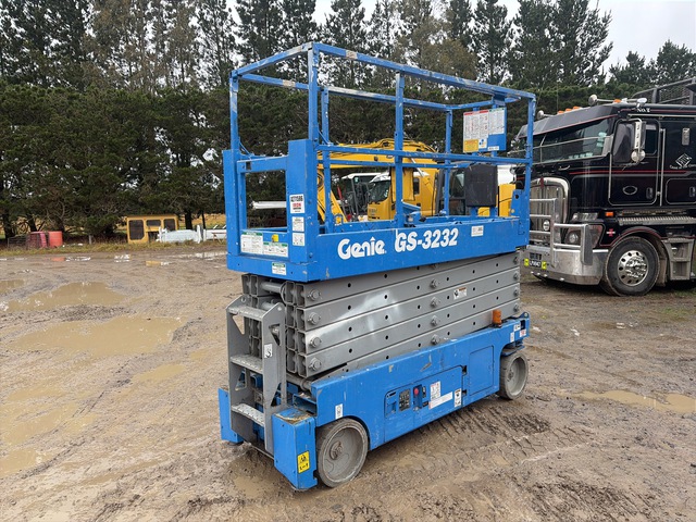2012 Genie GS-3232 Electric Scissor Lift 2012 Genie GS-3232 Electric Scissor Lift