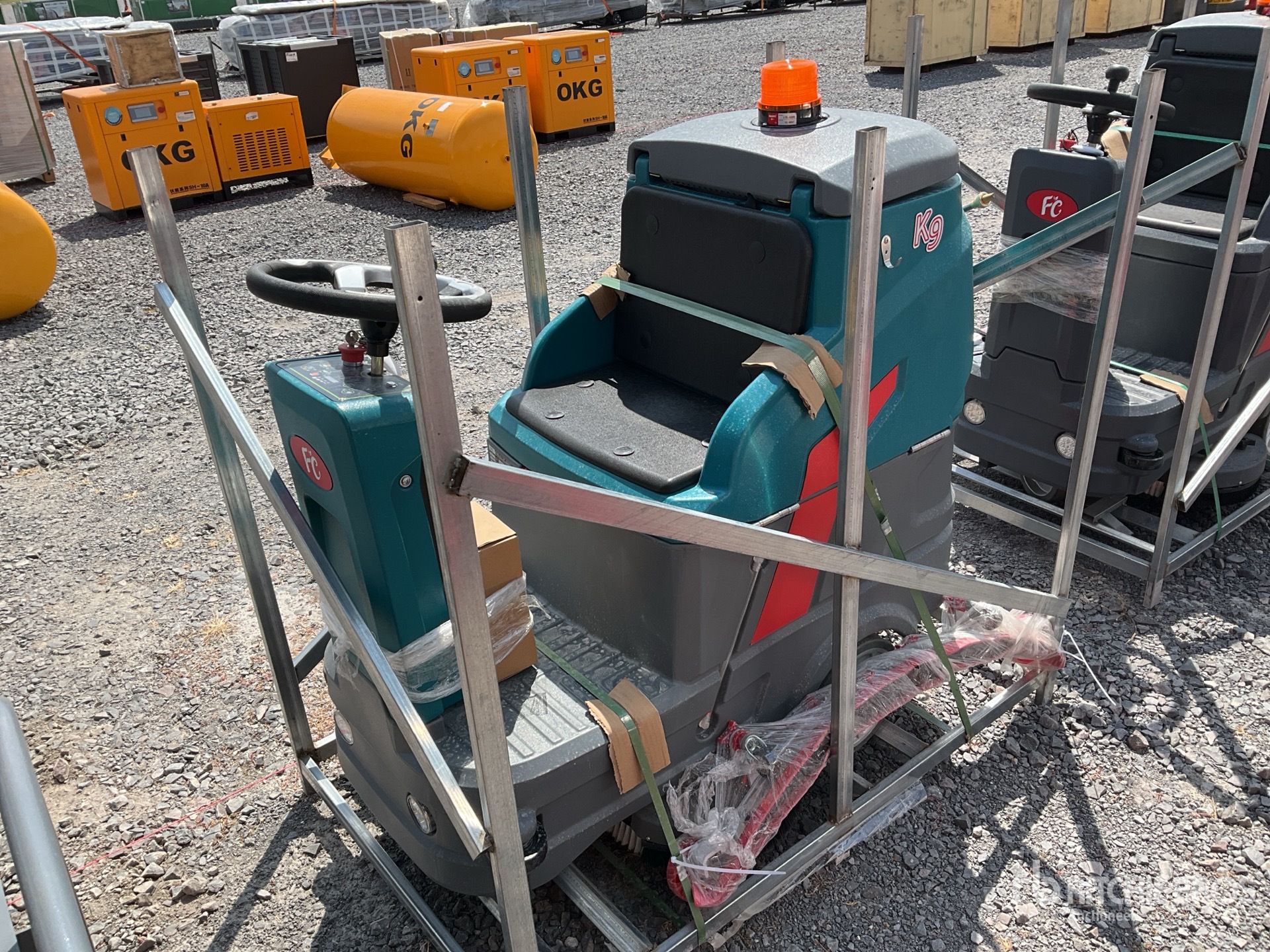 2026 FS K9 Ride-On Electric Limpiadora de Pisos (Sin Usar) / Floor Scrubber (Unused)