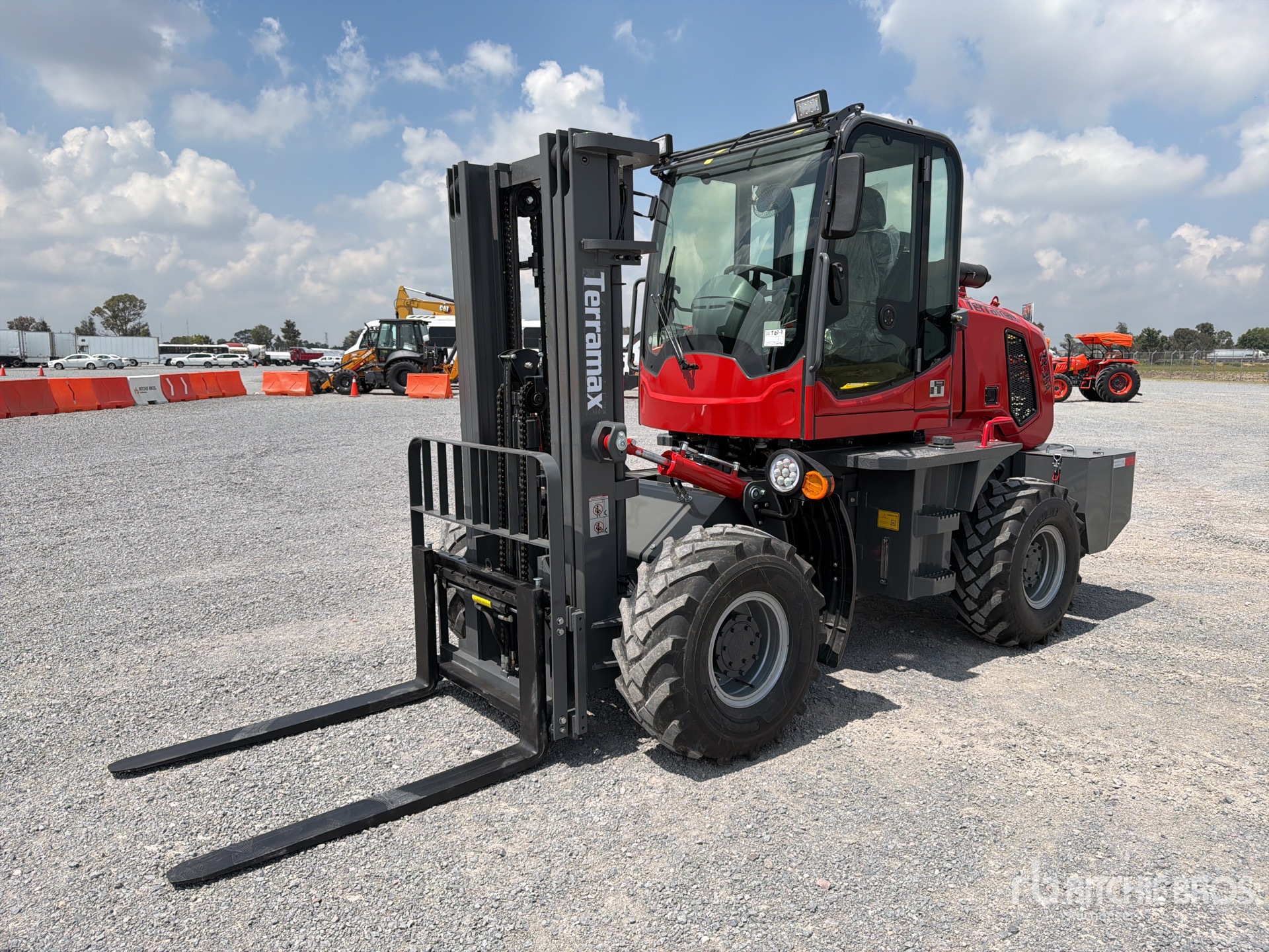 2026 Terramax ZY-35A 7700 lb 4x4 Montacargas Todo Terreno (Sin Usar) / Rough Terrain Forklift (Unused)